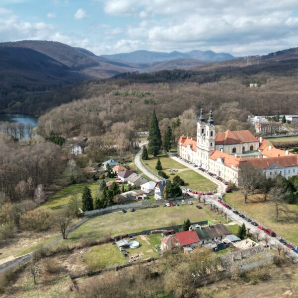 Rodinný dom s nádherným pozemkom v Jasove
