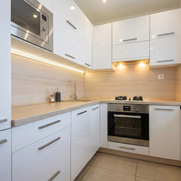 2 izbový byt s lodžiou po kompletnej rekonštrukcii, Železníky